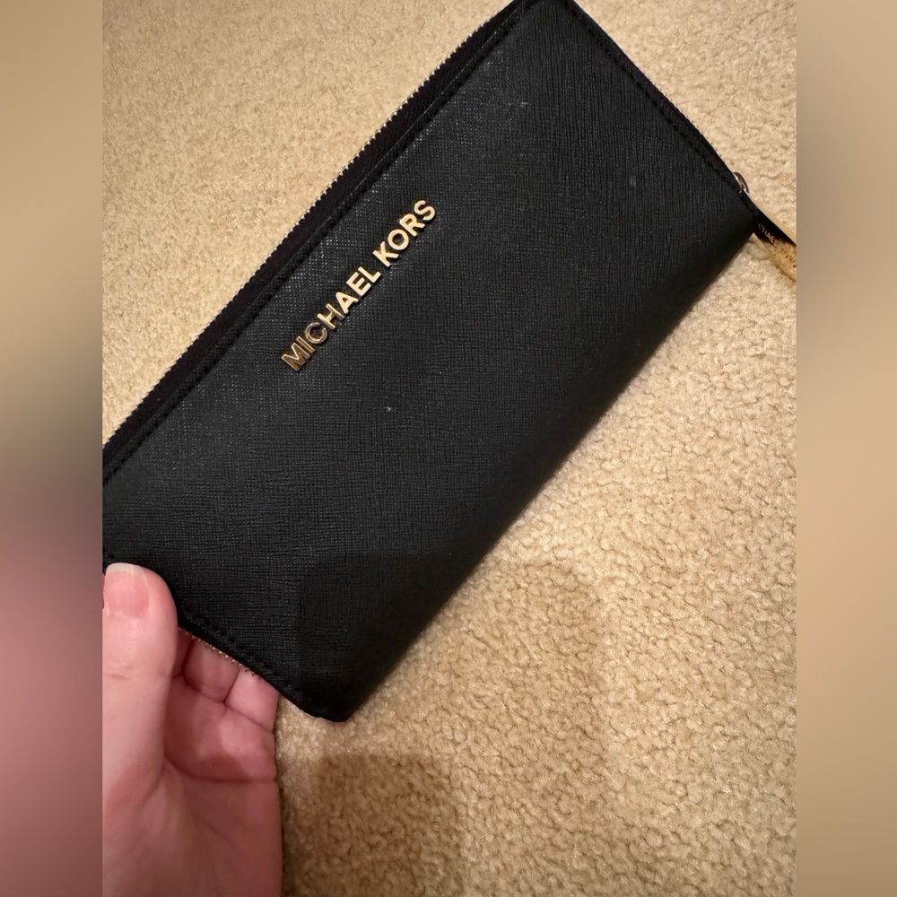 Michael Kors Saffiano Leather Wallet - Black/Gold